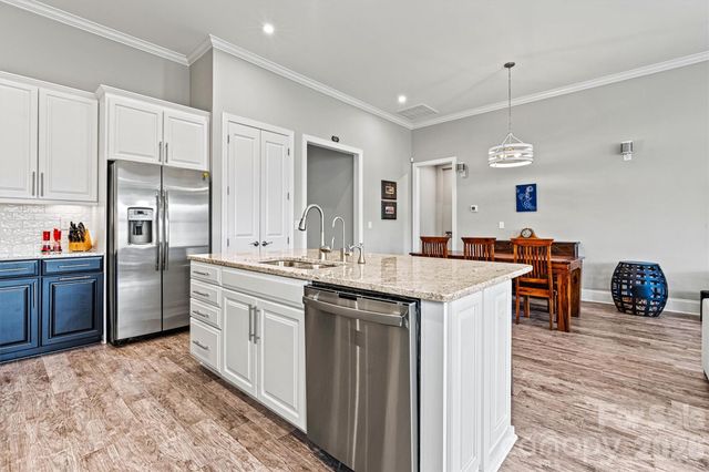 8718 Festival Way, Charlotte, NC 28215