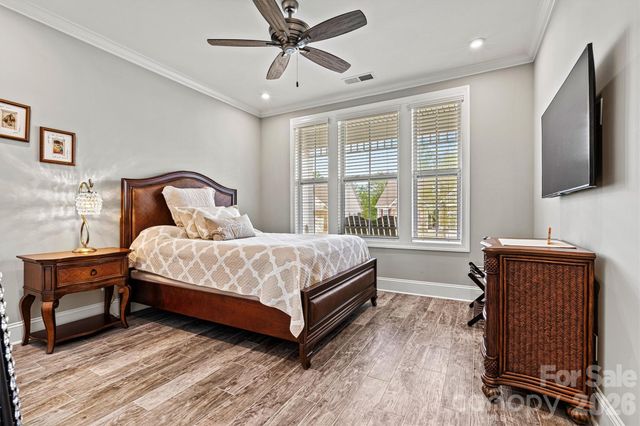 8718 Festival Way, Charlotte, NC 28215