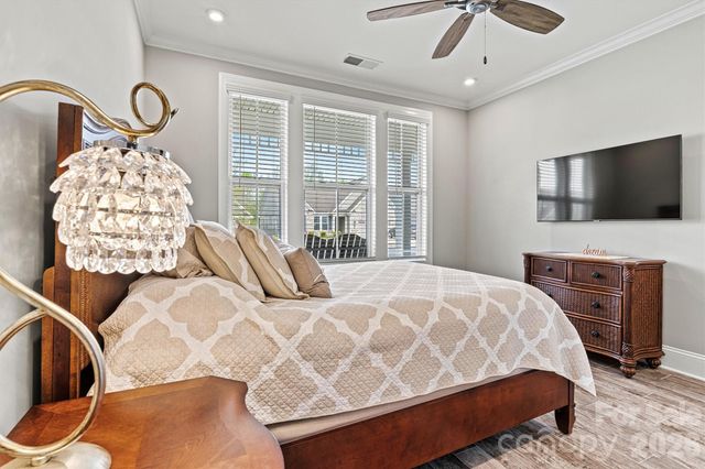 8718 Festival Way, Charlotte, NC 28215