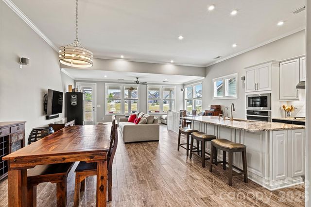 8718 Festival Way, Charlotte, NC 28215