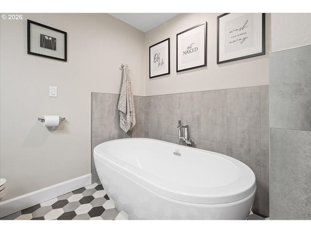 8310 Ne 71ST St, Vancouver, WA 98662