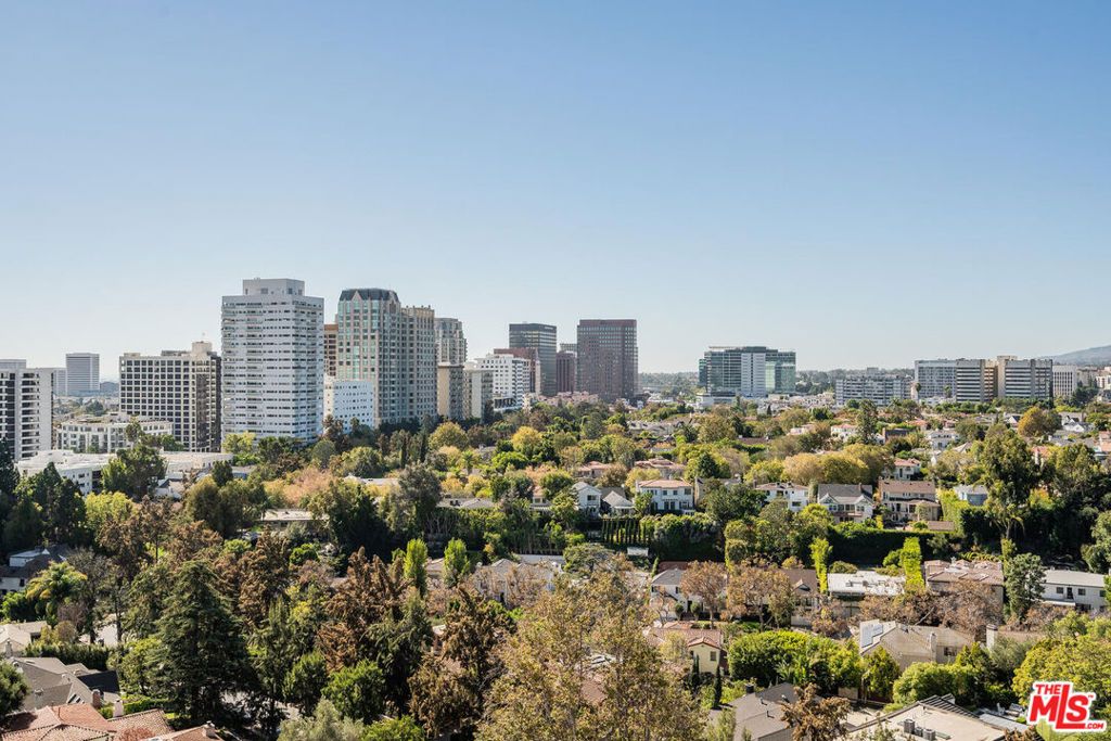 Image 12 of property listing at 10501 Wilshire Boulevard 1701, Los Angeles, CA 90024