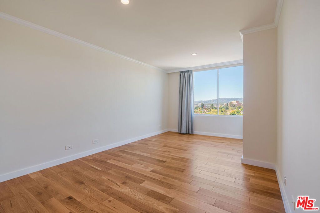 Image 19 of property listing at 10501 Wilshire Boulevard 1701, Los Angeles, CA 90024