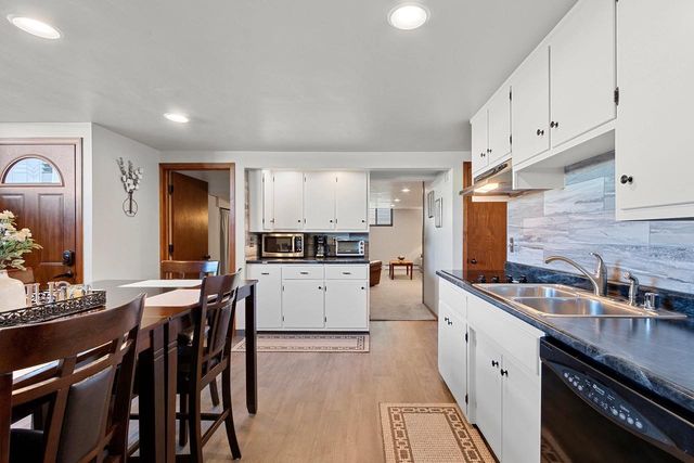 2203 GILSON COURT, Green Bay, WI 54304