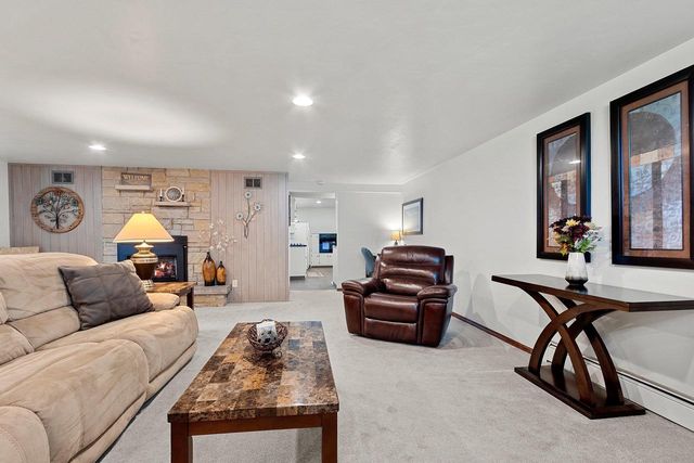 2203 GILSON COURT, Green Bay, WI 54304