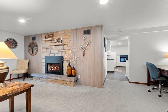 2203 GILSON COURT, Green Bay, WI 54304