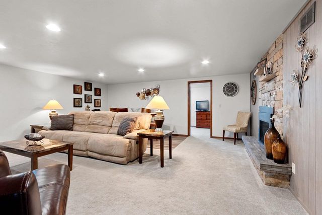 2203 GILSON COURT, Green Bay, WI 54304