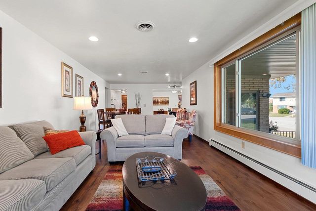 2203 GILSON COURT, Green Bay, WI 54304