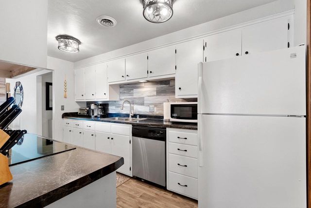 2203 GILSON COURT, Green Bay, WI 54304