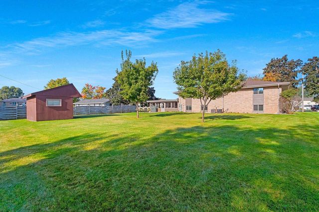 2203 GILSON COURT, Green Bay, WI 54304