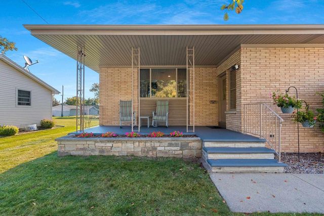 2203 GILSON COURT, Green Bay, WI 54304