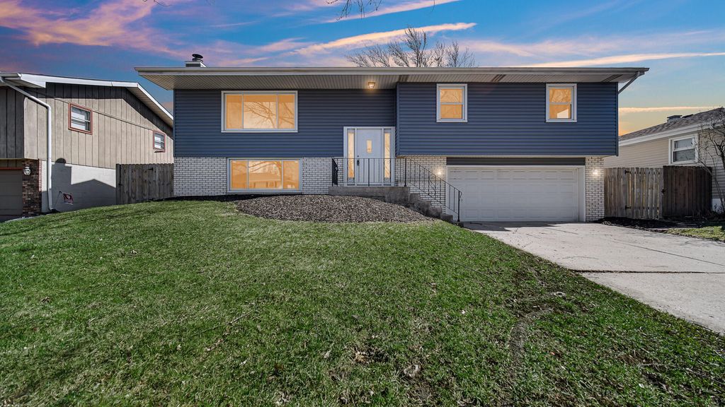 835 Tyler Avenue, Dyer, IN 46311