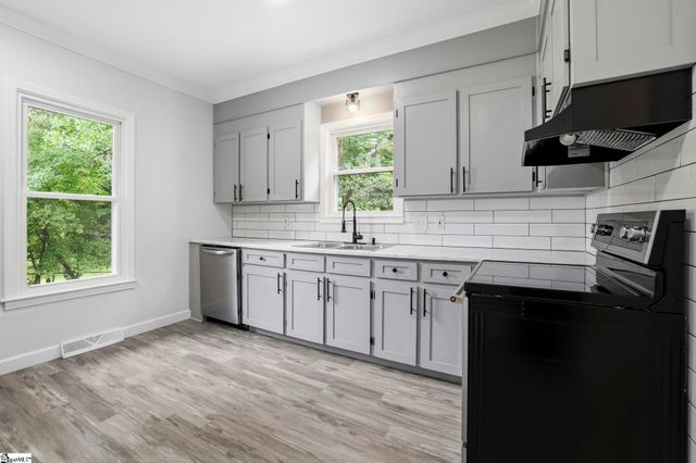 27 Maxie Avenue, Greenville, SC 29611