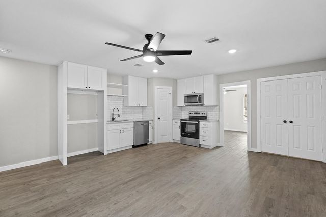 6121 Ridgemont Street C, Houston, TX 77087