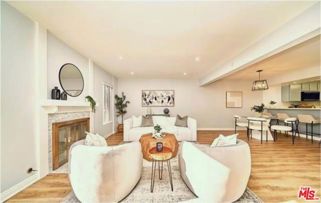 3130 Montrose Avenue 102, La Crescenta, CA 91214