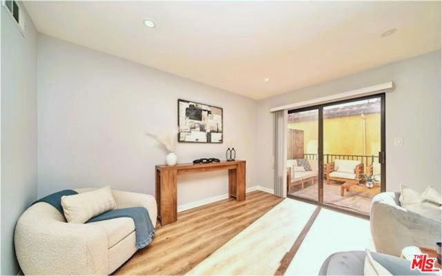 3130 Montrose Avenue 102, La Crescenta, CA 91214