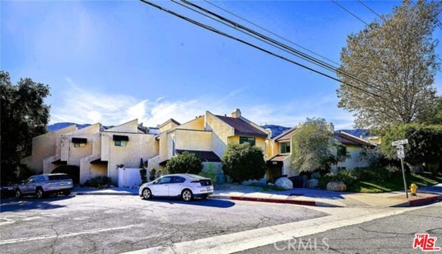 3130 Montrose Avenue 102, La Crescenta, CA 91214