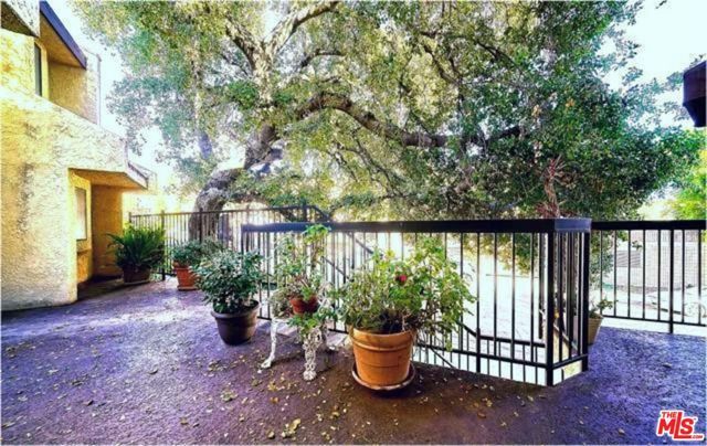 3130 Montrose Avenue 102, La Crescenta, CA 91214