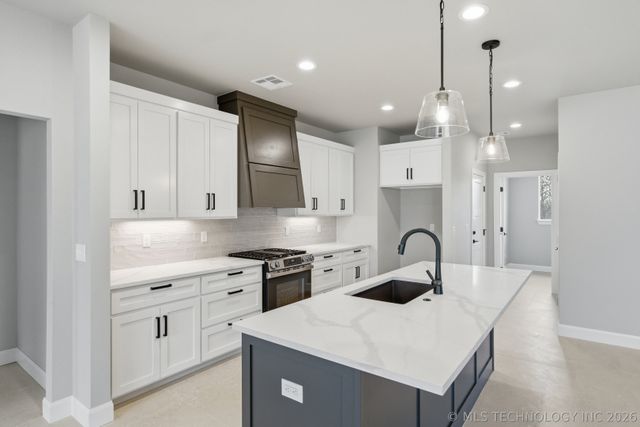 11544 S 261st East Avenue, Coweta, OK 74429