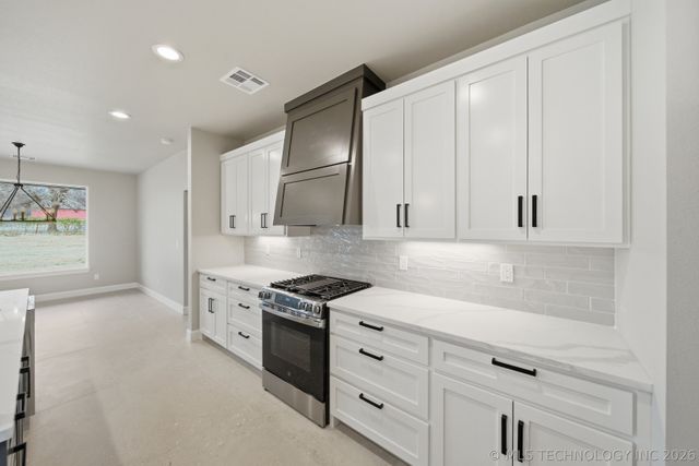 11544 S 261st East Avenue, Coweta, OK 74429