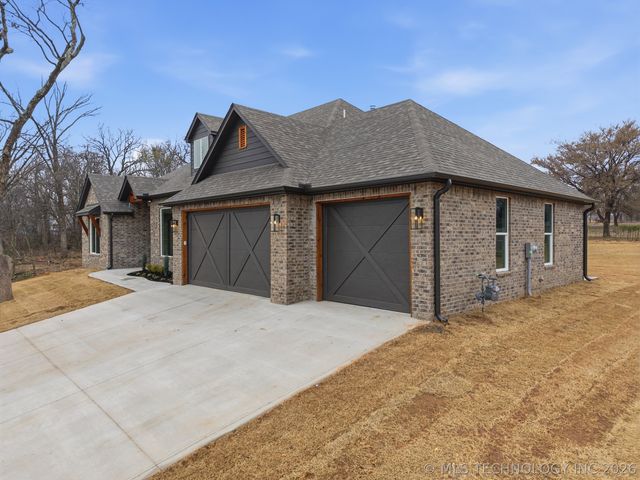11544 S 261st East Avenue, Coweta, OK 74429