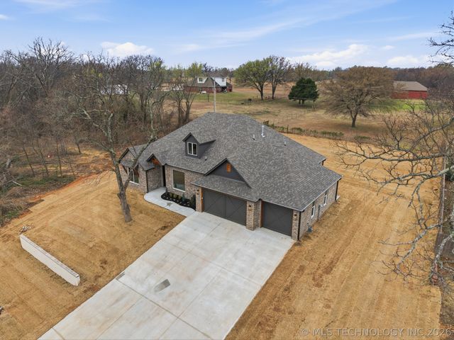 11544 S 261st East Avenue, Coweta, OK 74429