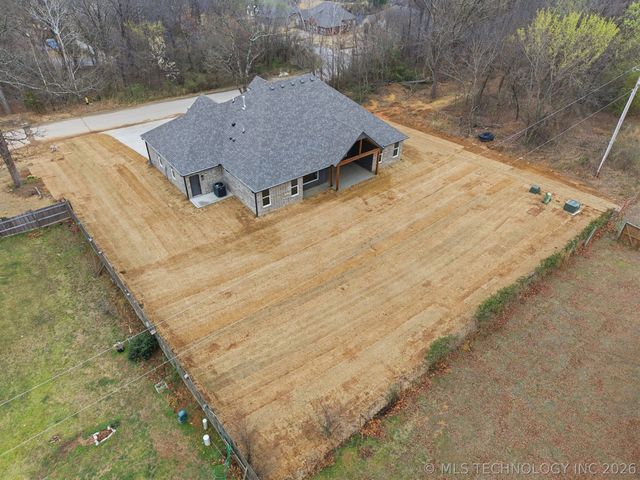 11544 S 261st East Avenue, Coweta, OK 74429