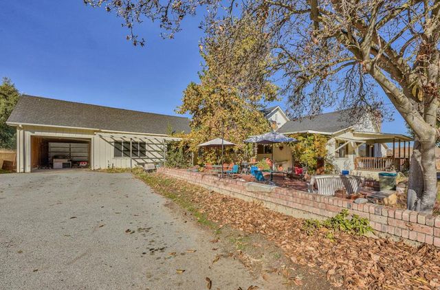 7996 Southside Road, Hollister, CA 95023