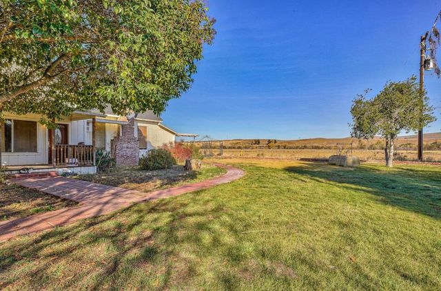 7996 Southside Road, Hollister, CA 95023