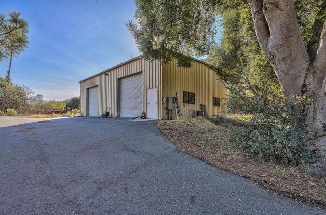 7996 Southside Road, Hollister, CA 95023