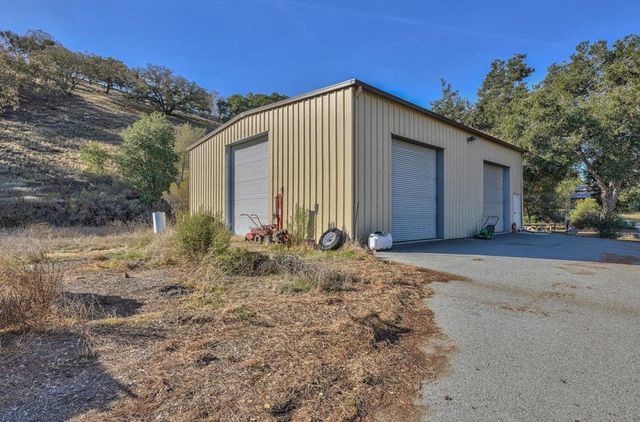 7996 Southside Road, Hollister, CA 95023