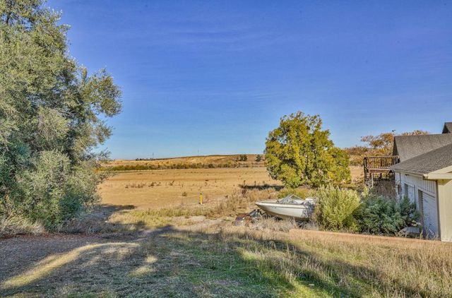 7996 Southside Road, Hollister, CA 95023