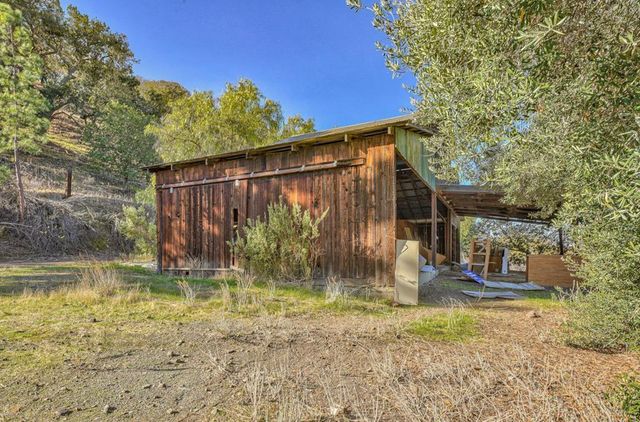 7996 Southside Road, Hollister, CA 95023