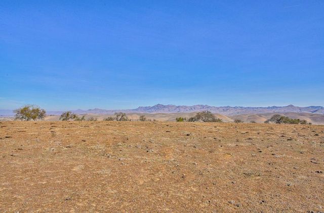 7996 Southside Road, Hollister, CA 95023