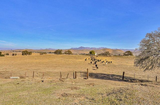 7996 Southside Road, Hollister, CA 95023