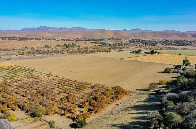 7996 Southside Road, Hollister, CA 95023