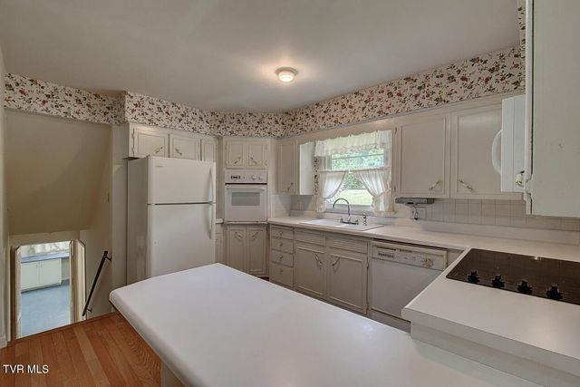 555 Valley Avenue, Erwin, TN 37650