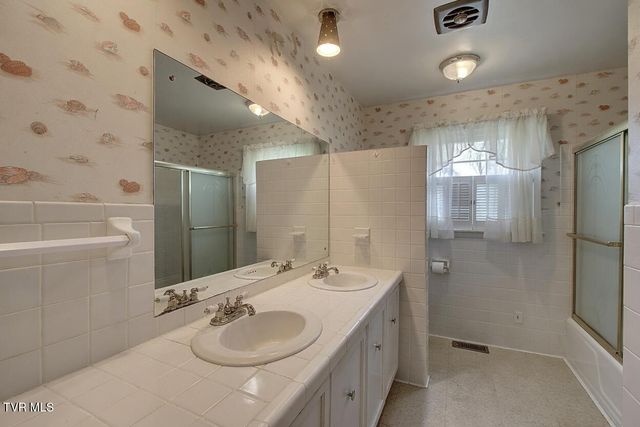 555 Valley Avenue, Erwin, TN 37650