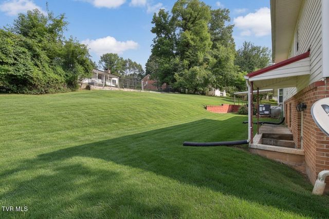 555 Valley Avenue, Erwin, TN 37650