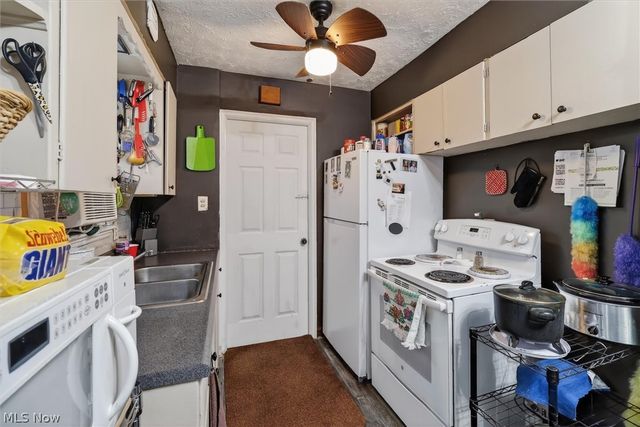 9924 Manorford Drive, Parma Heights, OH 44130