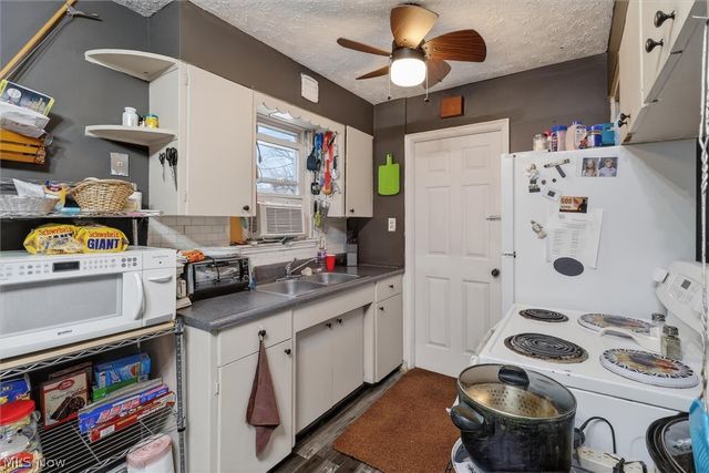 9924 Manorford Drive, Parma Heights, OH 44130