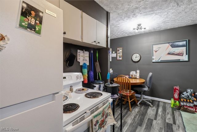 9924 Manorford Drive, Parma Heights, OH 44130