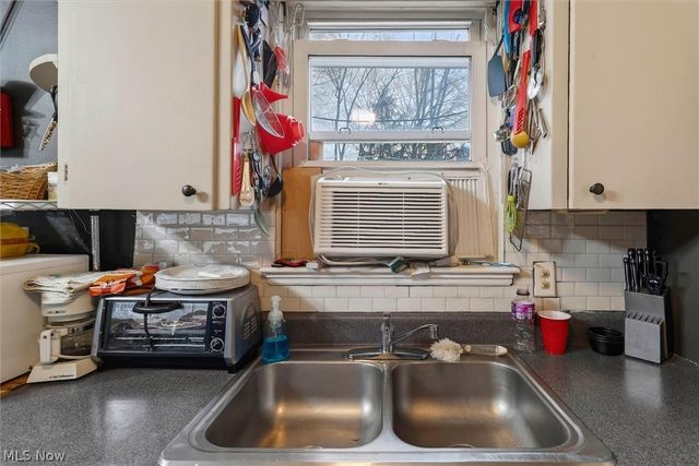 9924 Manorford Drive, Parma Heights, OH 44130