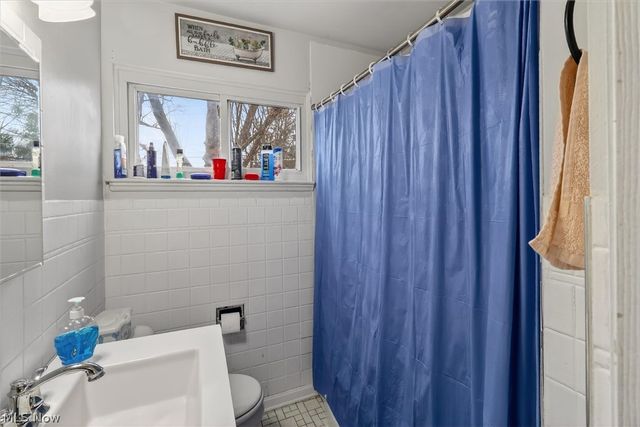 9924 Manorford Drive, Parma Heights, OH 44130