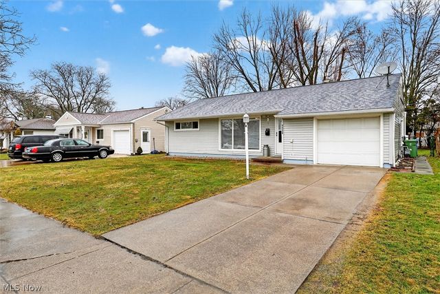 9924 Manorford Drive, Parma Heights, OH 44130