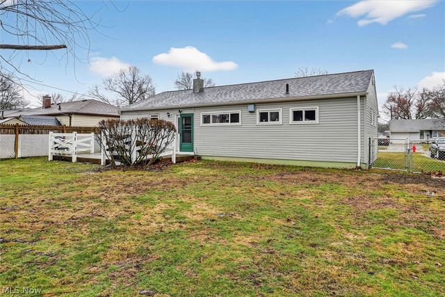 9924 Manorford Drive, Parma Heights, OH 44130