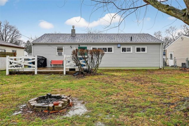 9924 Manorford Drive, Parma Heights, OH 44130