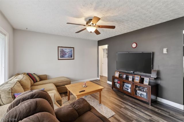 9924 Manorford Drive, Parma Heights, OH 44130