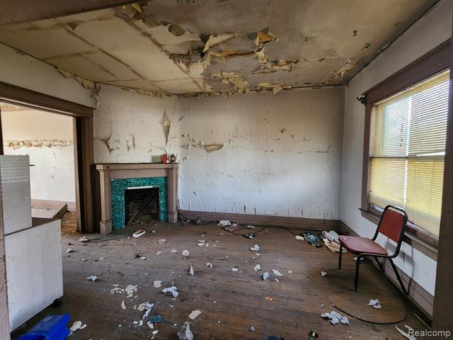 284 E Philadelphia Street, Detroit, MI 48202