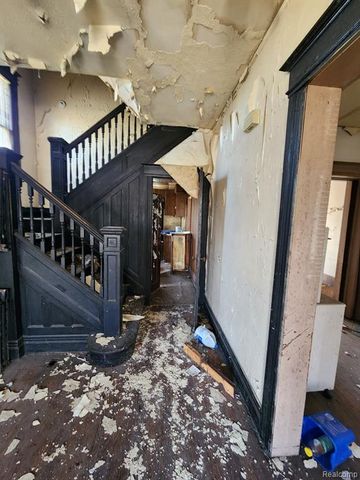 284 E Philadelphia Street, Detroit, MI 48202